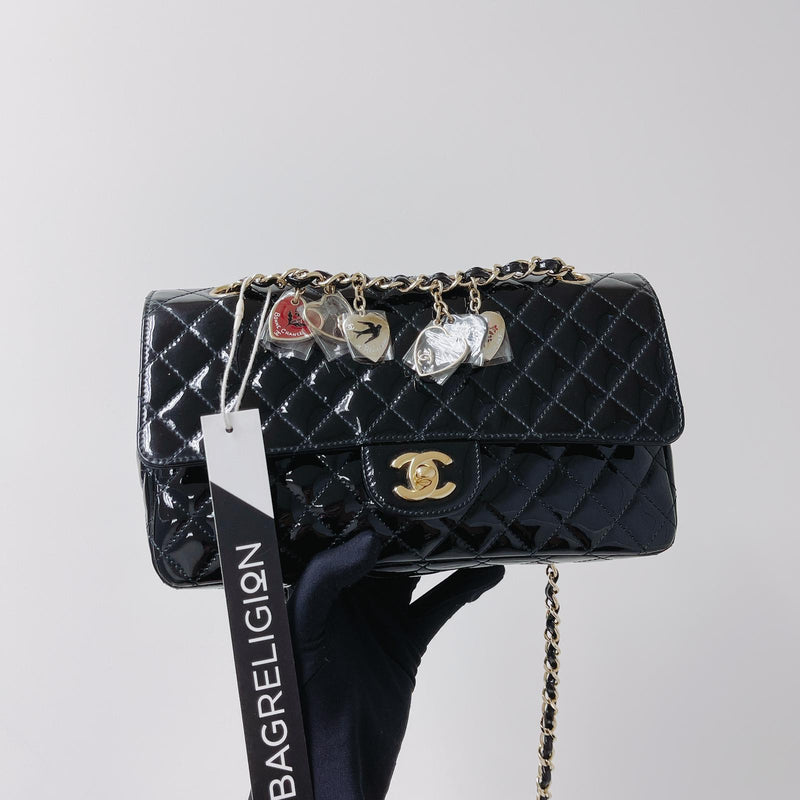 Quilted Medium Cruise Charm Single Flap Patent Black