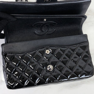 Medium Classic Flap Patent Black SHW