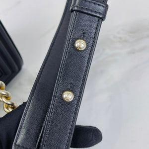 Boy Medium Calfskin Black GHW