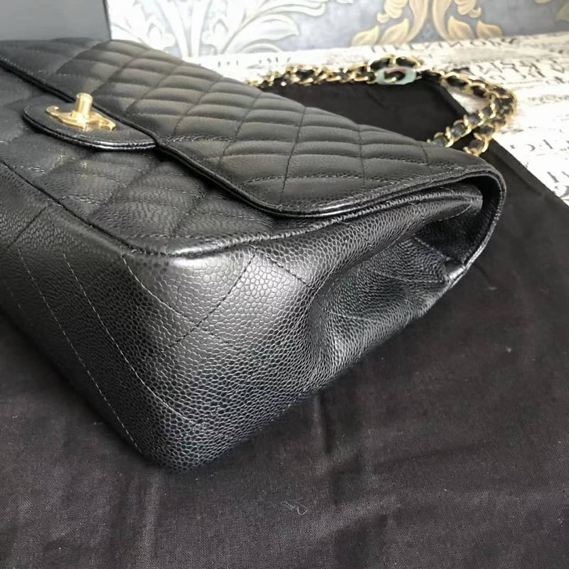 Single Flap Classic Jumbo in Black Caviar with GHW