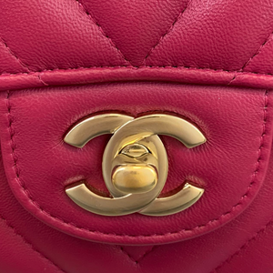 Classic Chevron Double Flap Medium Lambskin Pink GHW