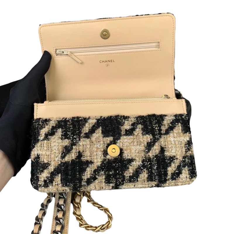 19 Houndstooth Tweed WOC with Coin Purse MHW