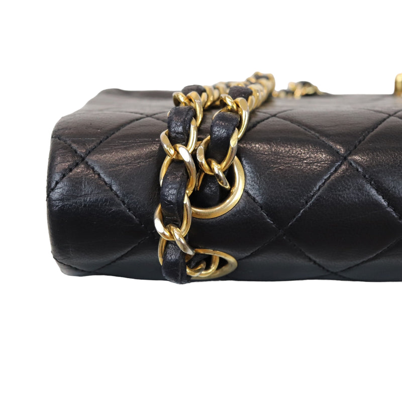 Classic Double Flap Medium Vintage Black GHW