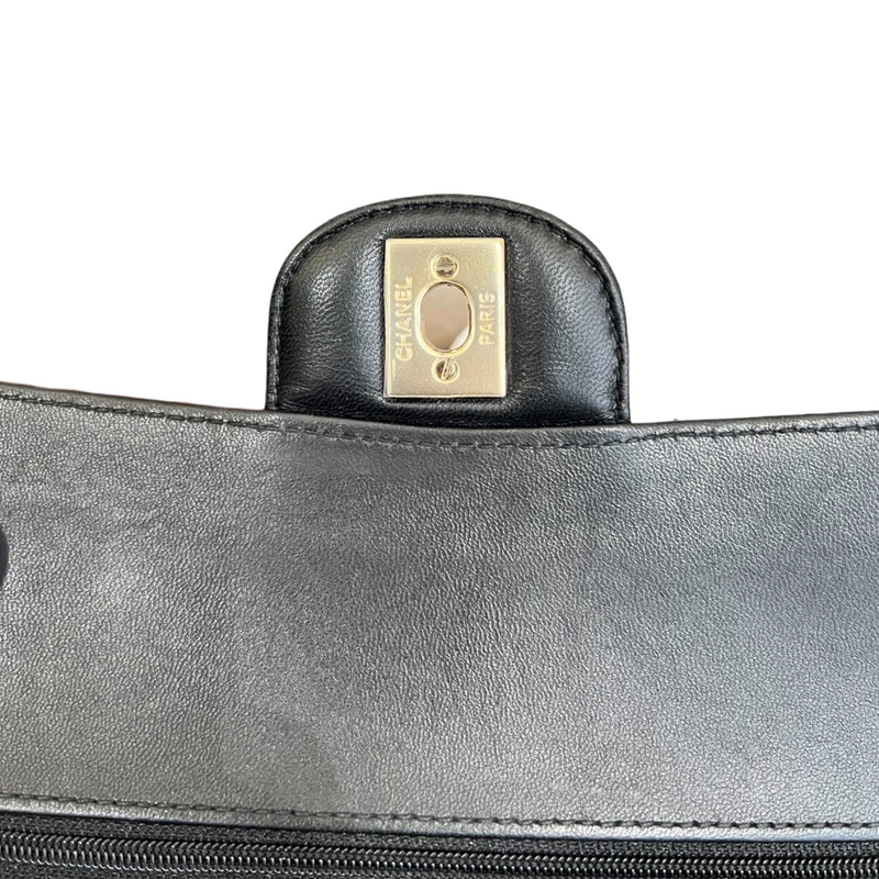 Medium Classic Chevron Calfskin Black GHW