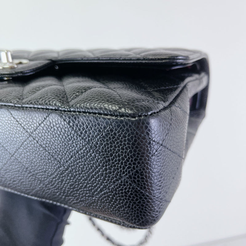 Chanel Black Caviar Medium Classic Double Flap Bag GHW – Boutique