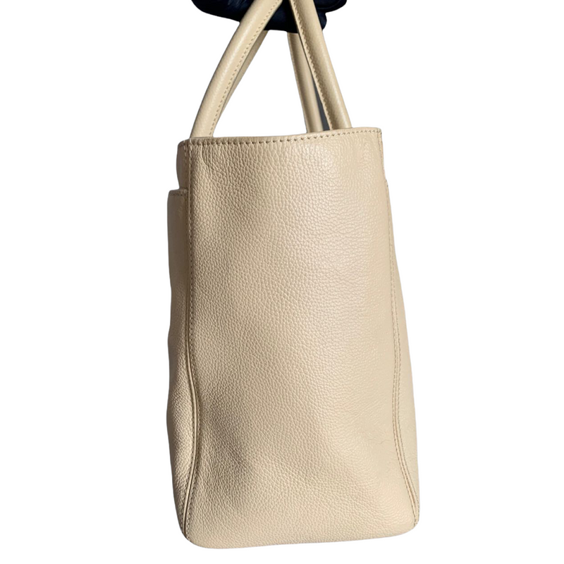 Executive Cerf Tote Caviar Beige GHW